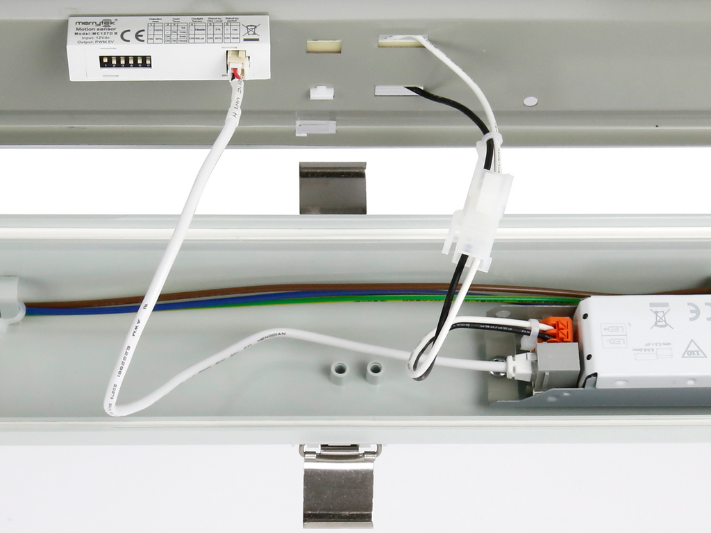 Hermetische armatuur RANGER 4000K 10-40W 7200lm IP66 120cm grijs PRIME bewegingssensor MV noodmodule LAW 3u AT