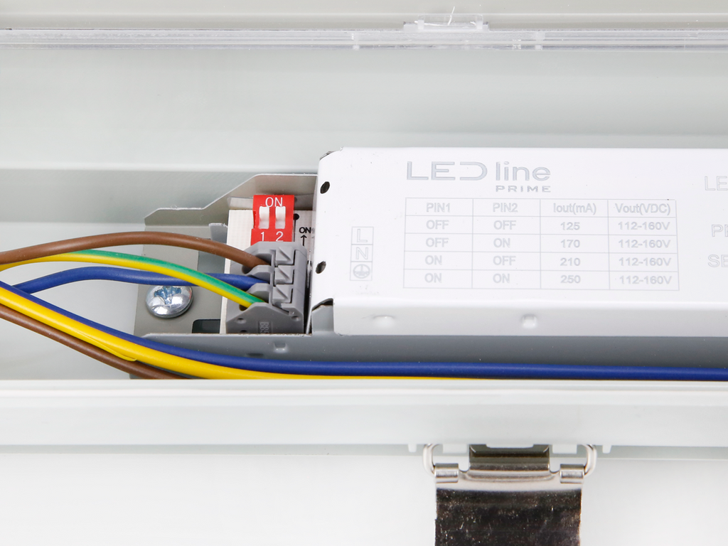 Hermetische armatuur RANGER 3CCT 3K/4K/5K 25-55W 8250lm IP66 150cm grijs PRIME bewegingssensor MV noodmodule LAW 3h AT