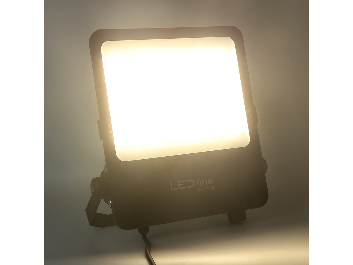 FLOODLIGHT 3CCT (3K/4K/5K) 200W 28000lm T2 IP66 PRIME